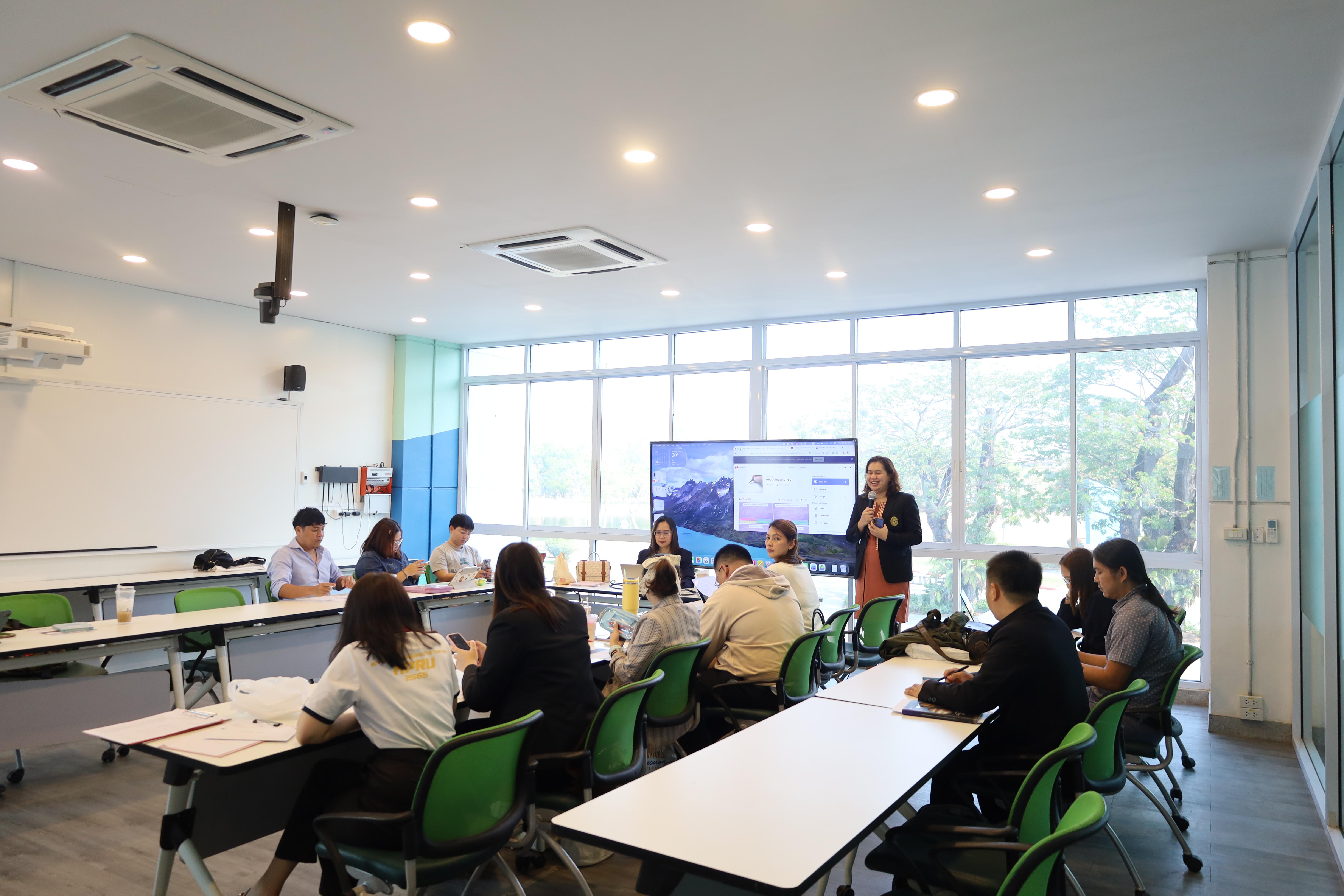 1. การอบรมเชิงปฏิบัติการการพัฒนาทักษะภาษาอังกฤษระดับบัณฑิต